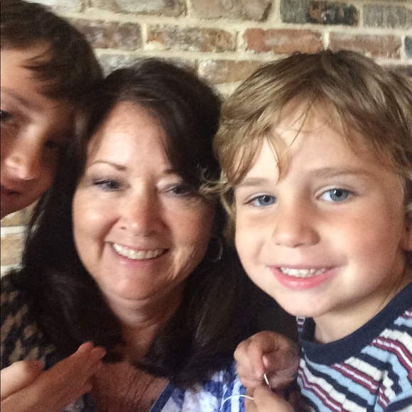 Meet your Posher, Debbie - Picture 4 of 10